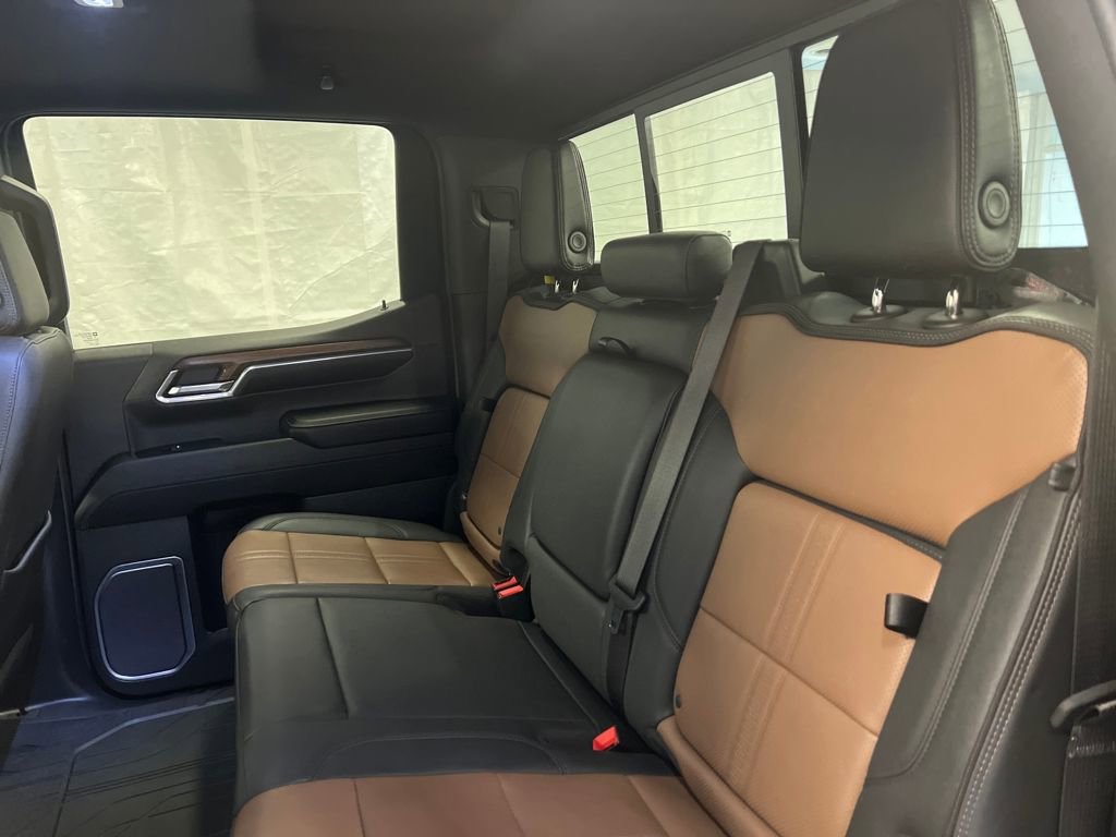 Used 2023 Chevrolet Silverado 1500 High Country w/ High Country Premium Package image 40