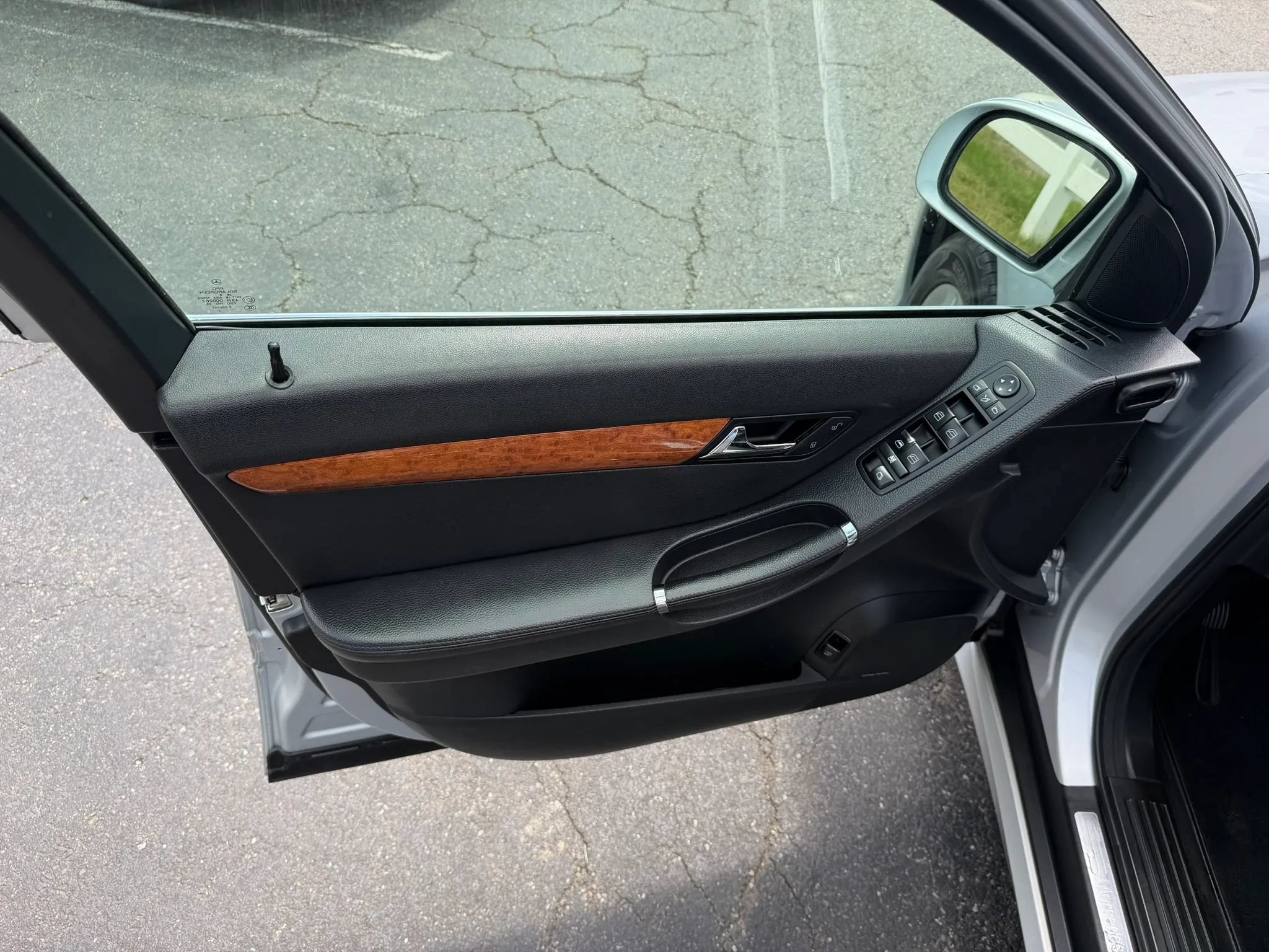 Used 2009 Mercedes-Benz R 350 4MATIC image 38