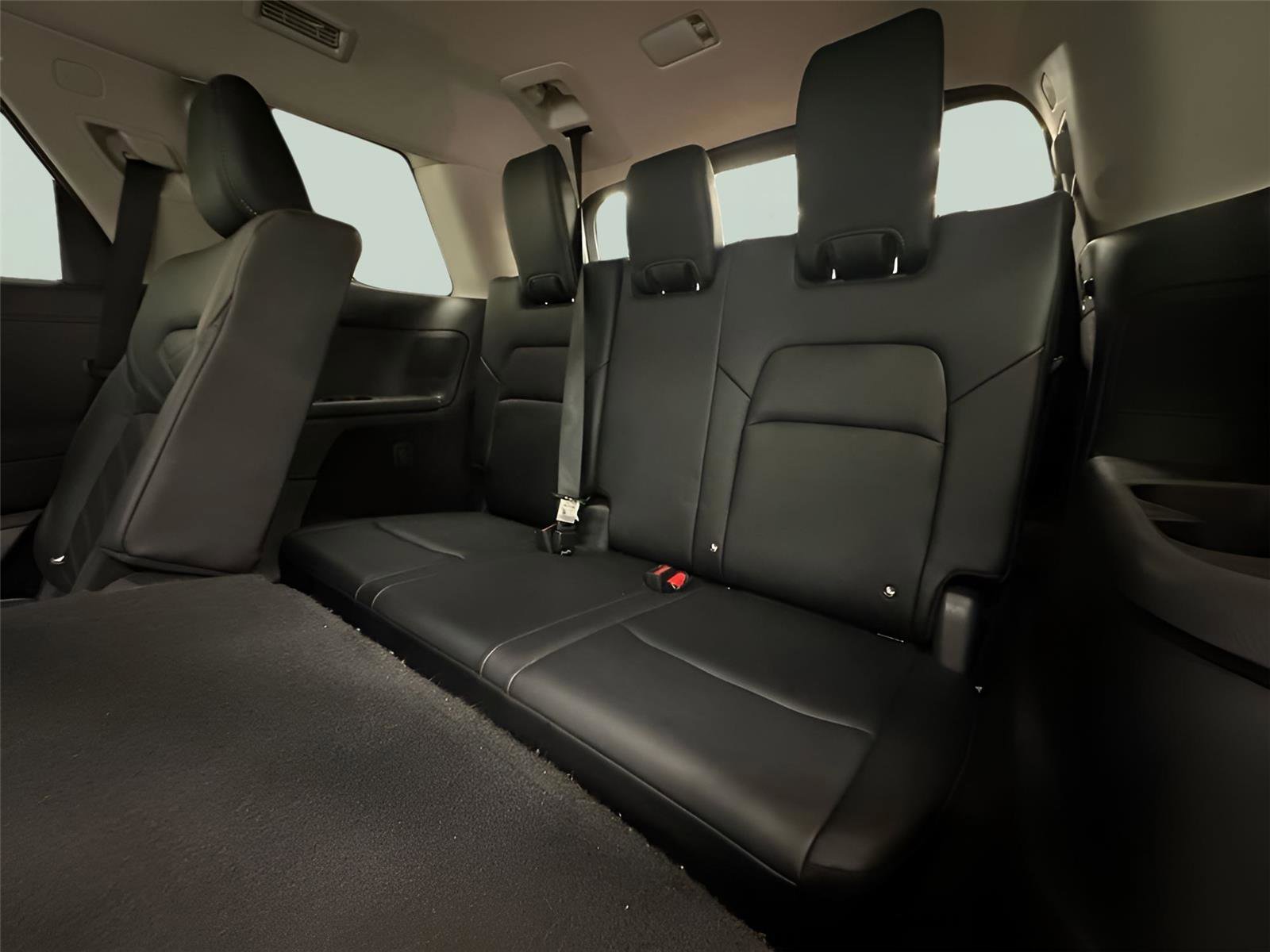 Used 2024 Nissan Pathfinder Platinum w/ Cargo Package image 31