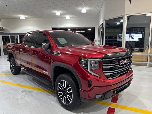 Used 2025 GMC Sierra 1500 AT4 w/ AT4 Premium Package AWD/4WD image 4