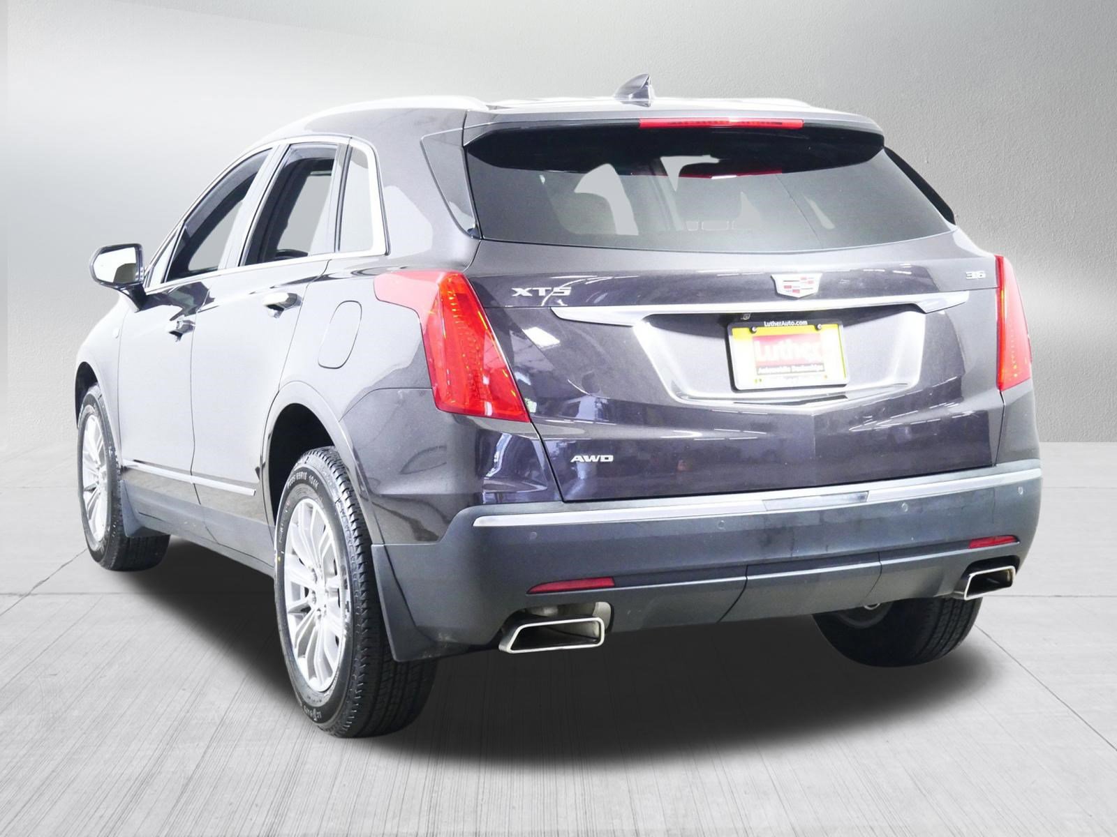 Used 2018 Cadillac XT5 Luxury w/ Driver Awareness Package AWD/4WD image 5