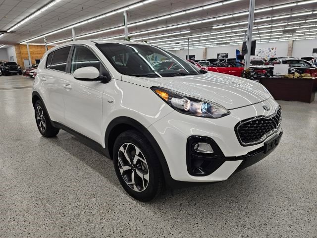 Used 2020 Kia Sportage LX image 3