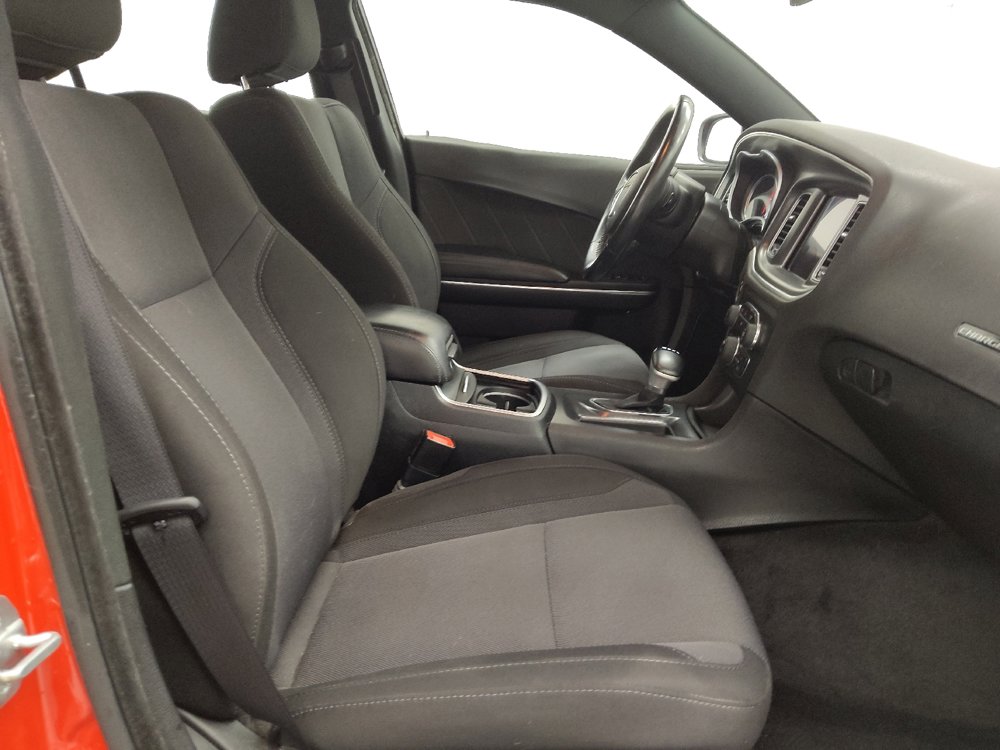 Used 2017 Dodge Charger SXT image 21