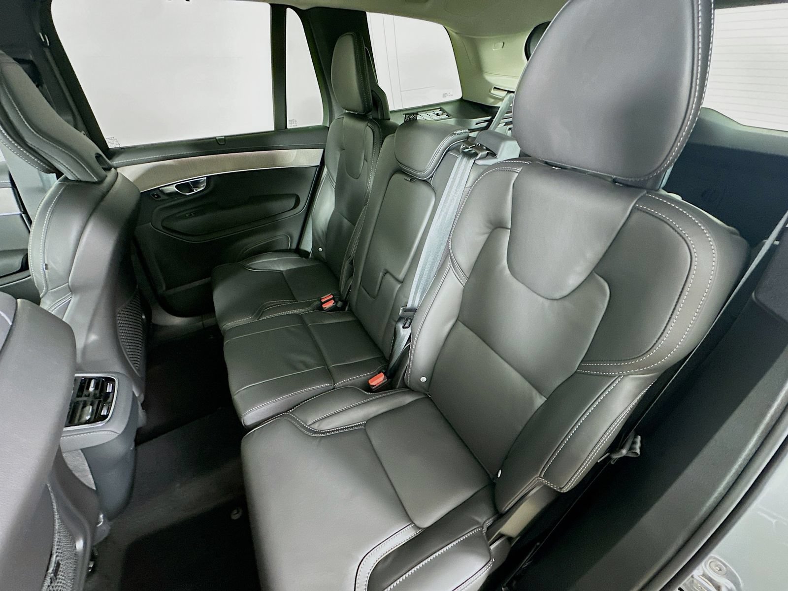 New 2026 Volvo XC90 B6 Ultra w/ Protection Package Premier AWD/4WD image 35