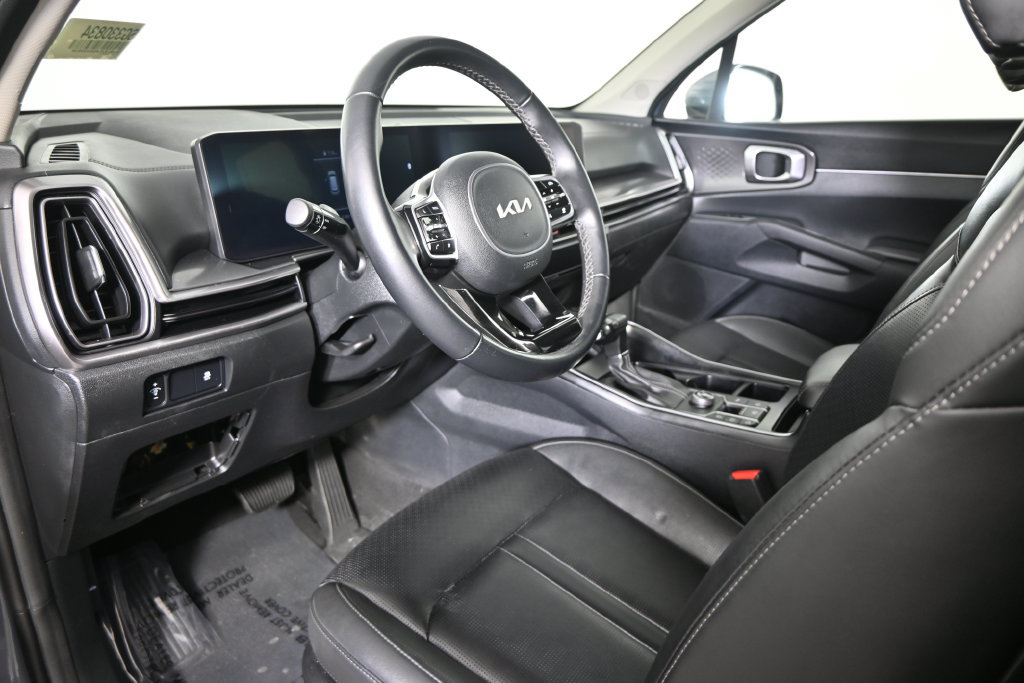 Used 2025 Kia Sorento S FWD image 23