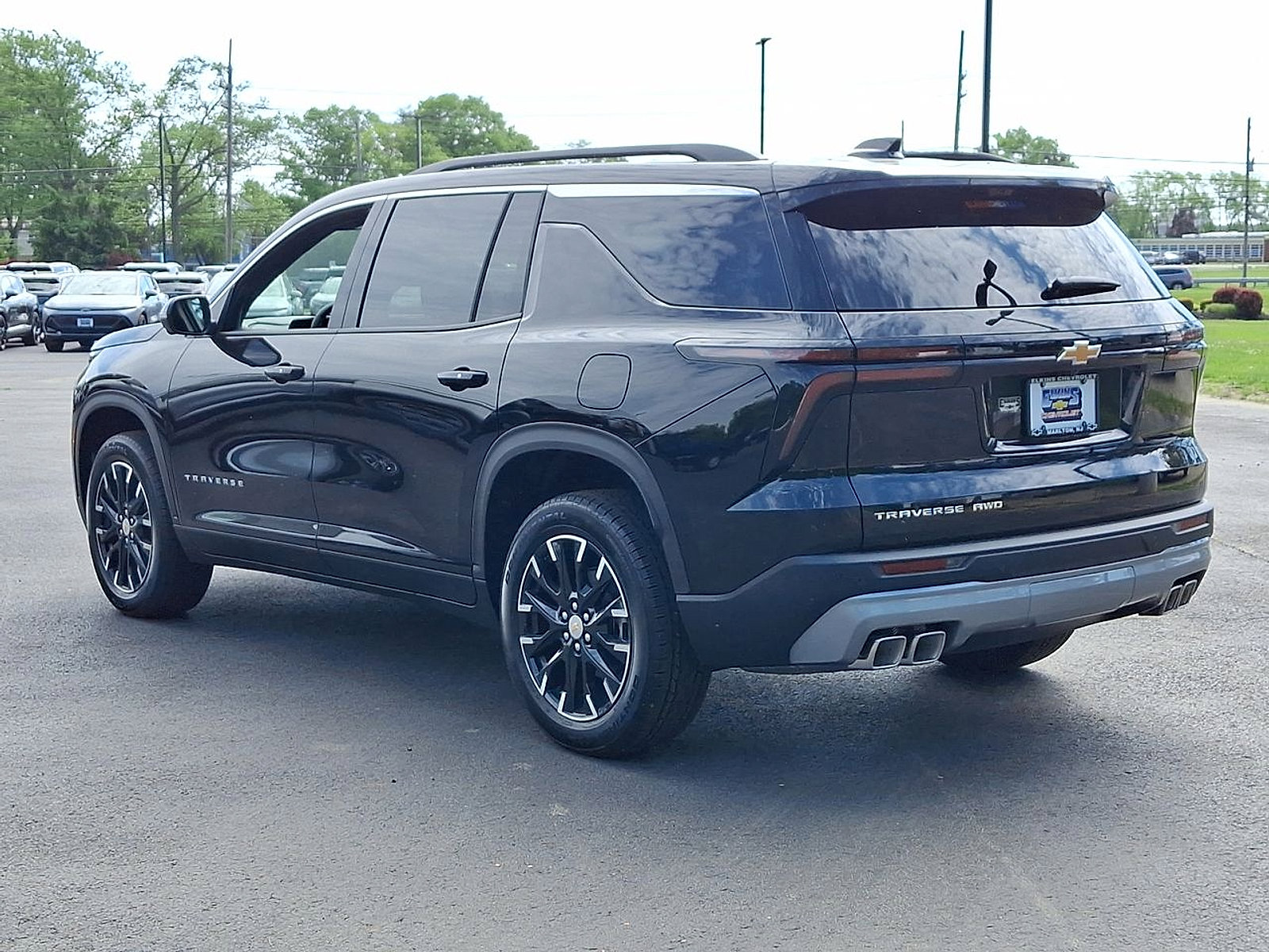 New 2026 Chevrolet Traverse LT w/ Sun and Wheel Package AWD/4WD image 11