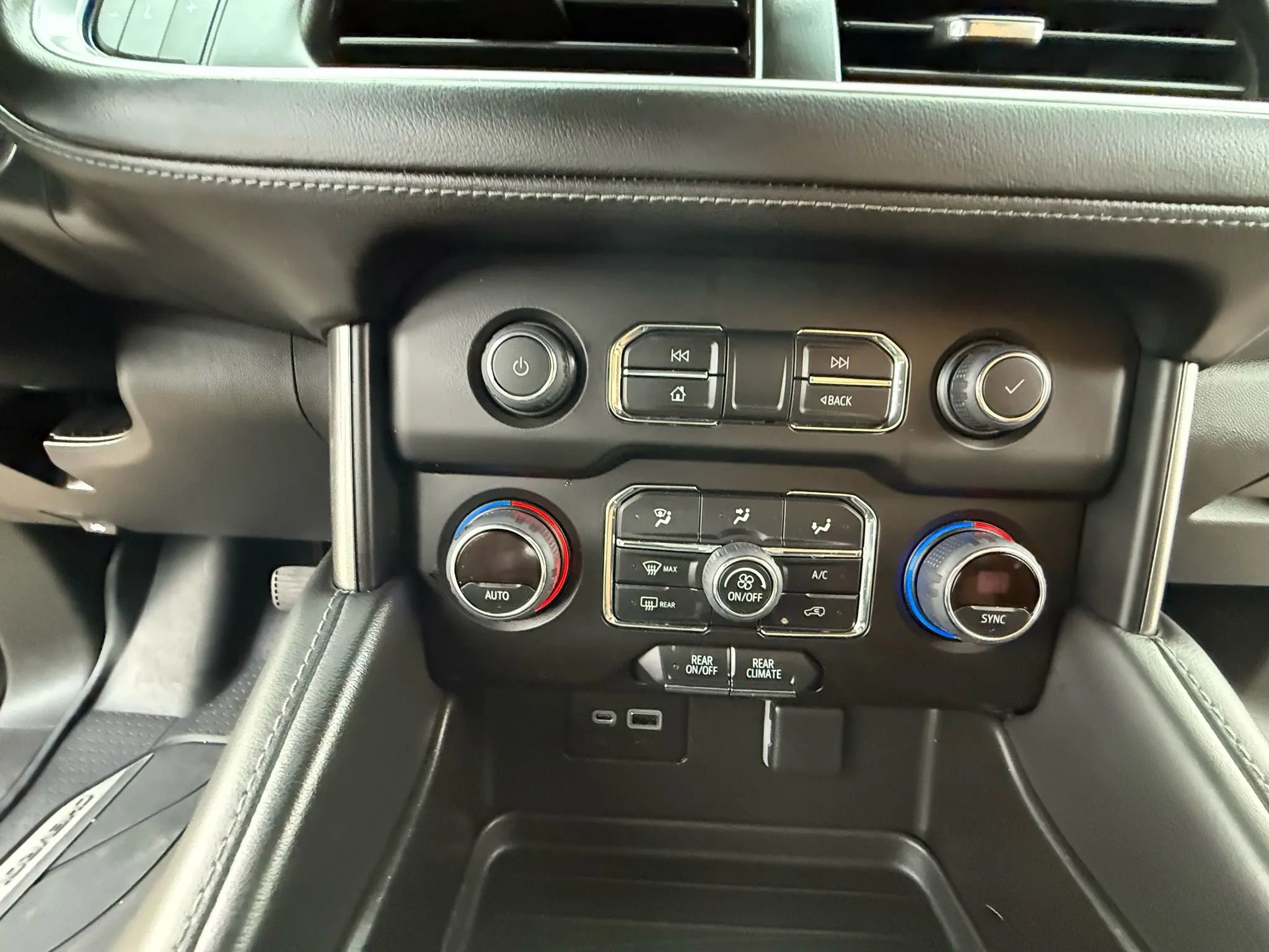 Used 2021 Chevrolet Tahoe LS image 32