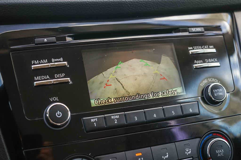 Used 2016 Nissan Rogue S FWD image 23