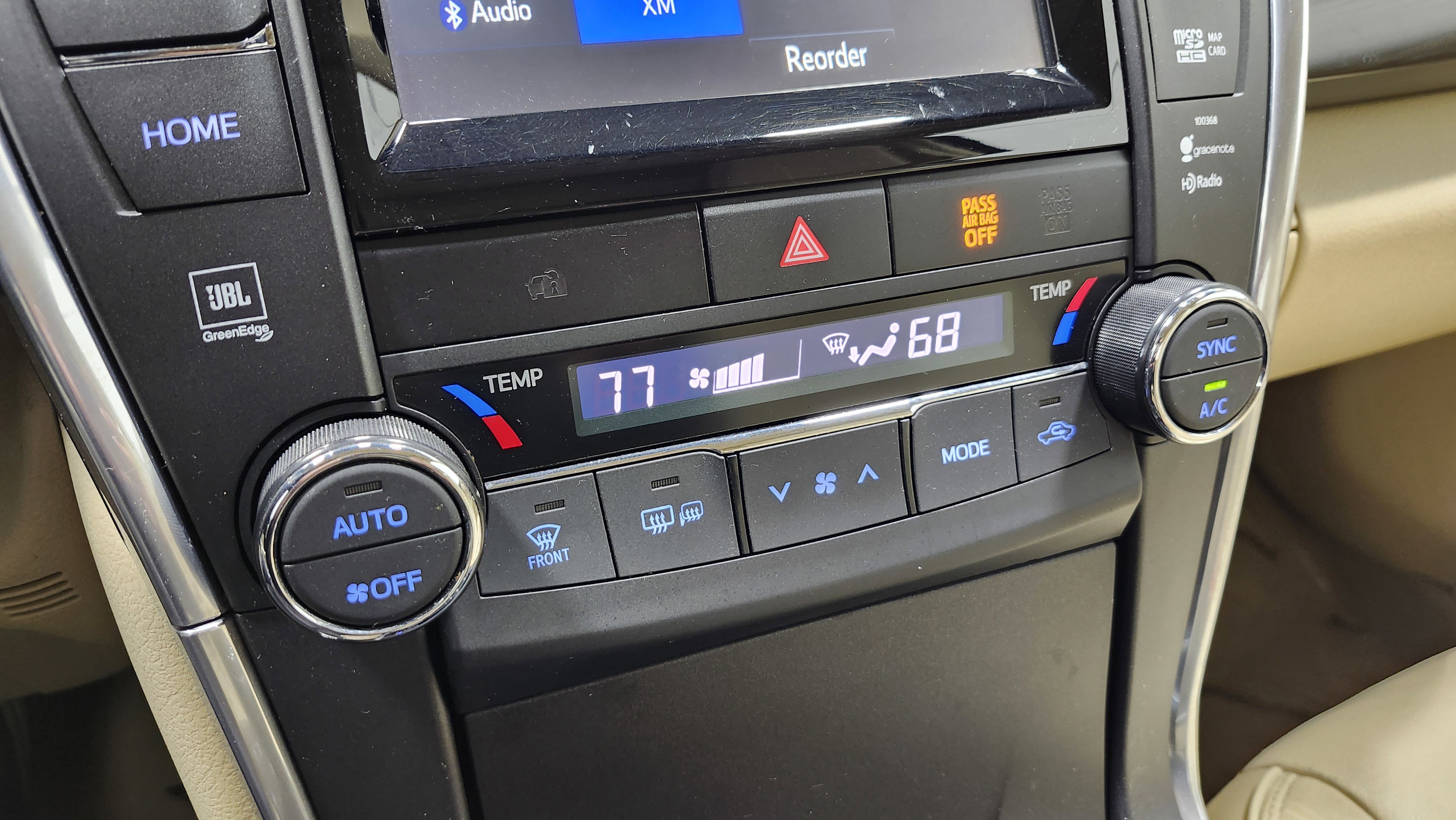 Used 2015 Toyota Camry XLE image 31