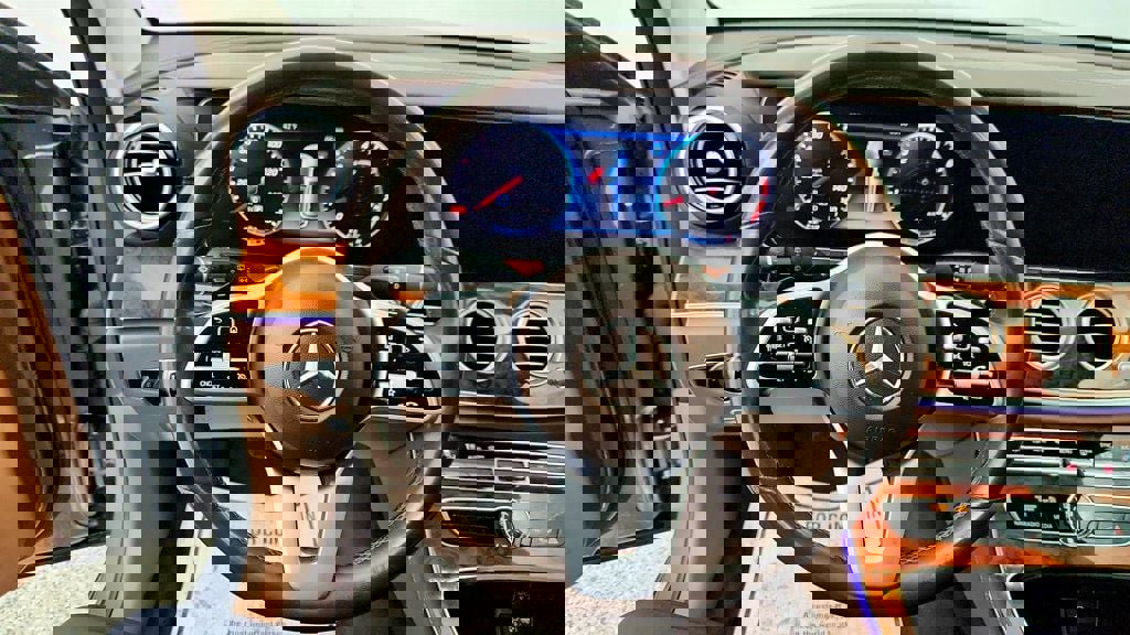 Used 2020 Mercedes-Benz E 450 4MATIC Wagon image 13