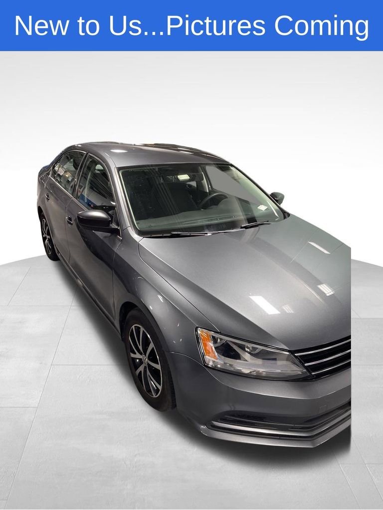 Used 2016 Volkswagen Jetta SE image 1