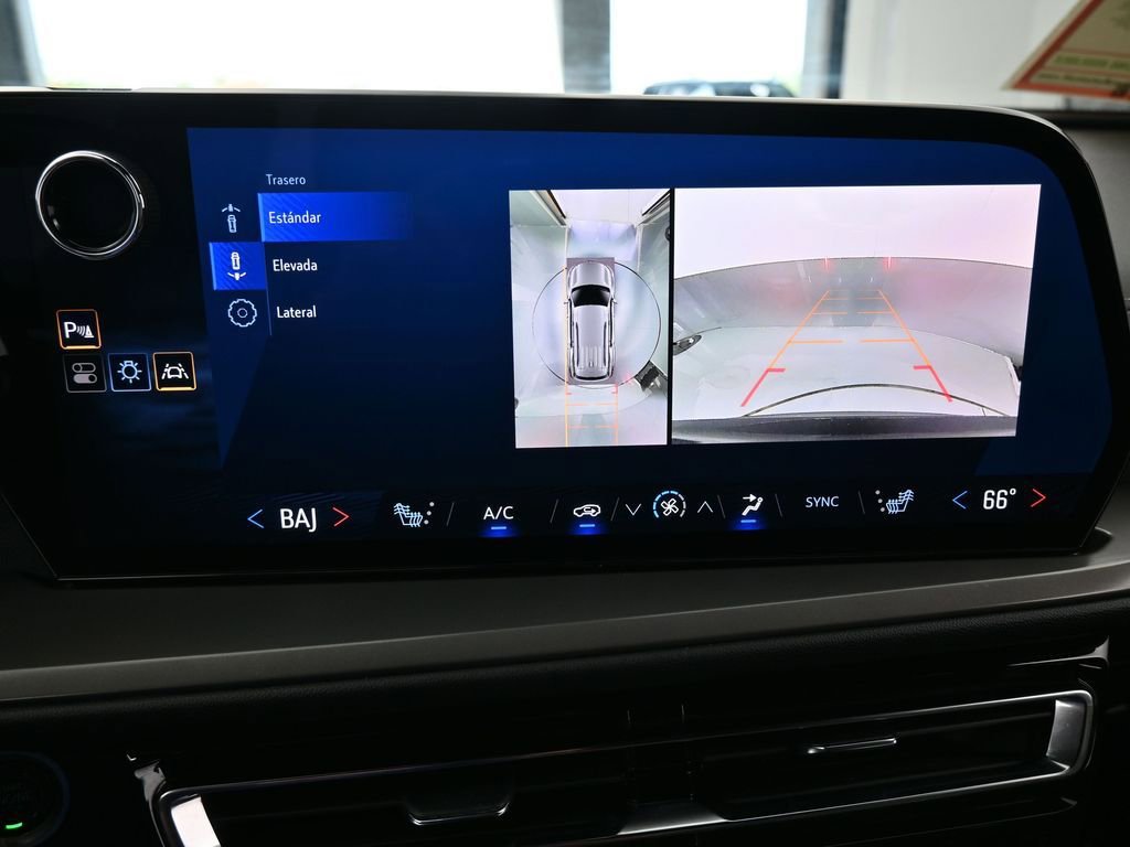 Used 2024 Chevrolet Traverse LS image 20