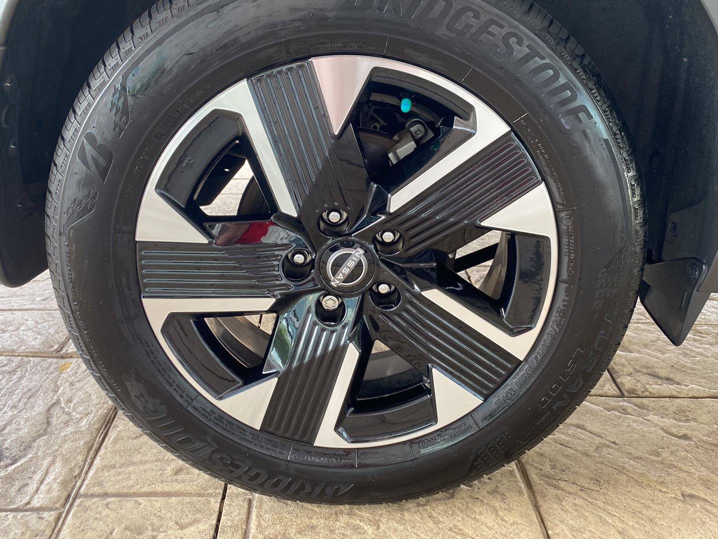 Certified 2025 Nissan Kicks SV AWD/4WD image 12
