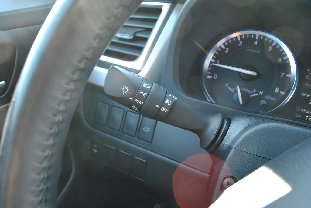 Used 2015 Toyota Highlander XLE AWD/4WD image 16