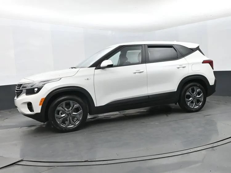 Used 2026 Kia Seltos LX FWD image 5