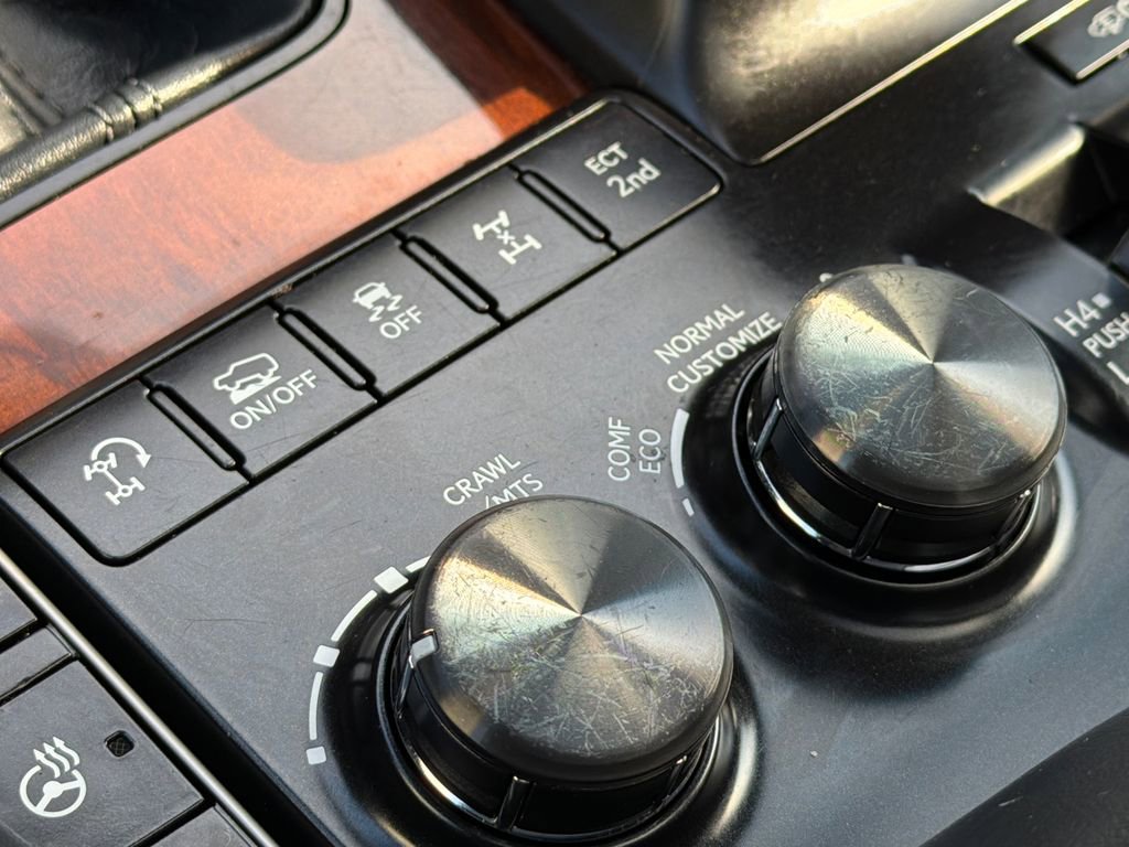 Used 2018 Lexus LX 570 4WD image 36