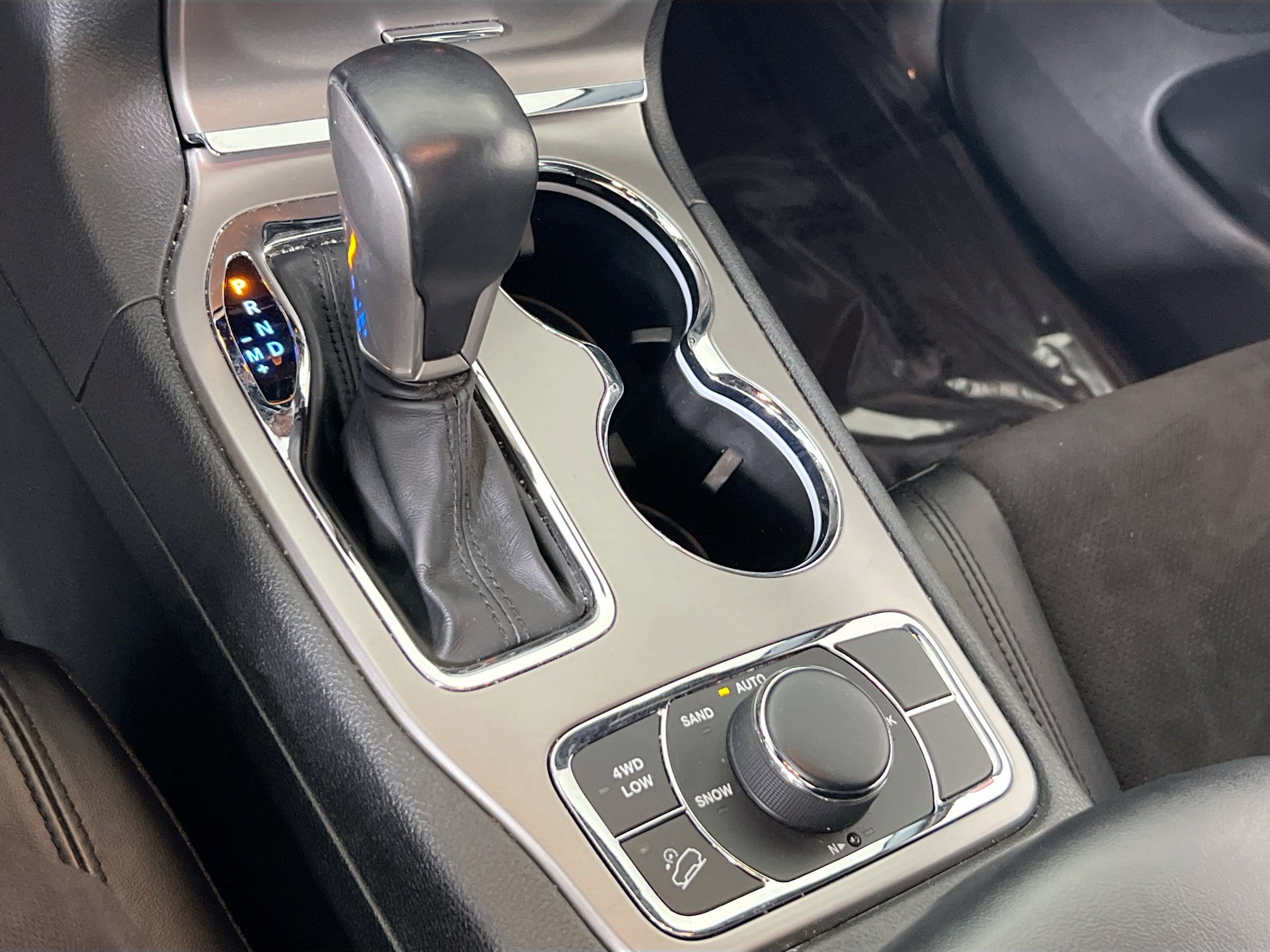 Used 2022 Jeep Grand Cherokee Laredo X image 17