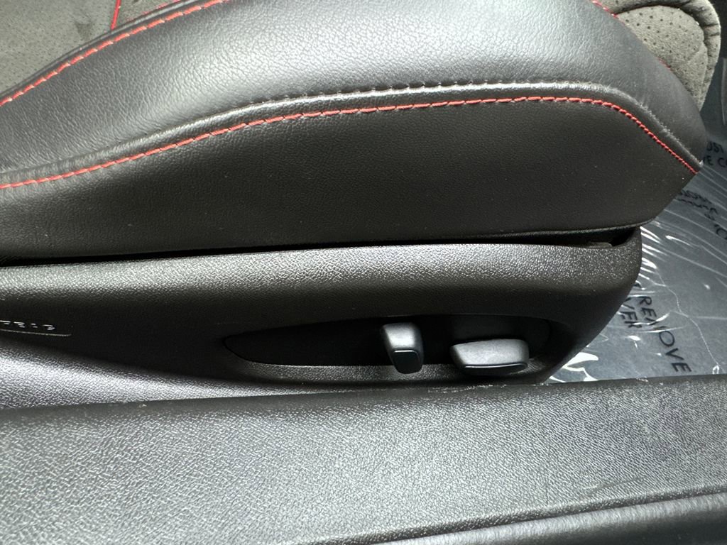 Used 2018 Chevrolet Camaro ZL1 RWD image 39