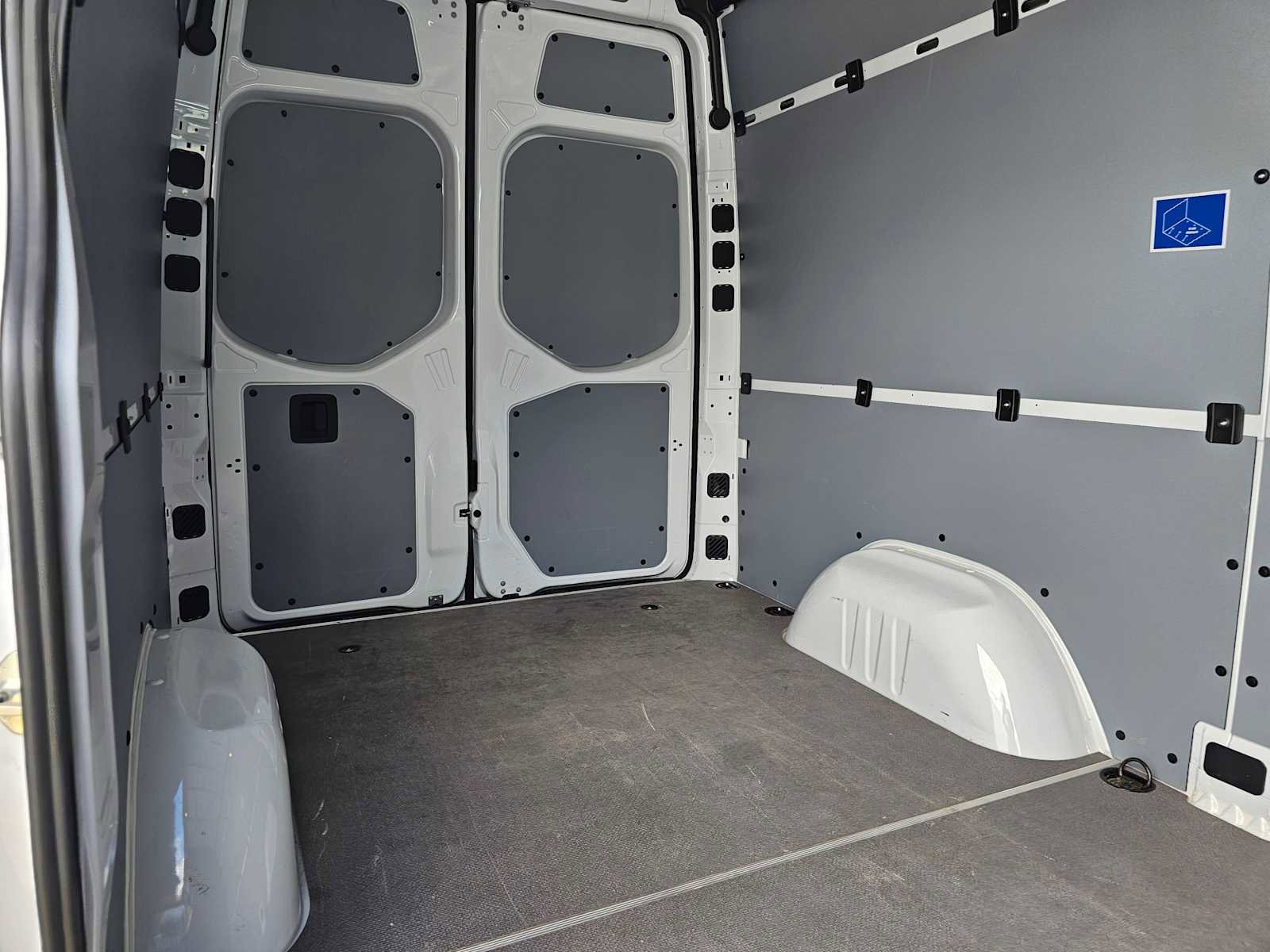Used 2025 Mercedes-Benz Sprinter 2500 image 13