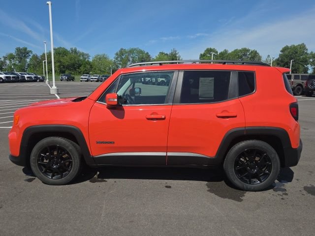 Used 2020 Jeep Renegade Altitude w/ UConnect 8.4 Nav Group FWD image 14