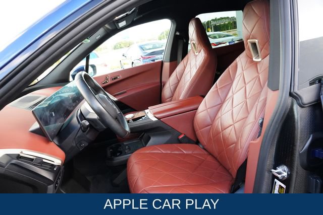 Used 2023 BMW iX xDrive50 w/ Premium Package AWD/4WD image 11