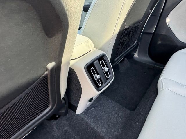 New 2025 Volvo XC40 B5 Plus w/ Protection Package Premier image 20