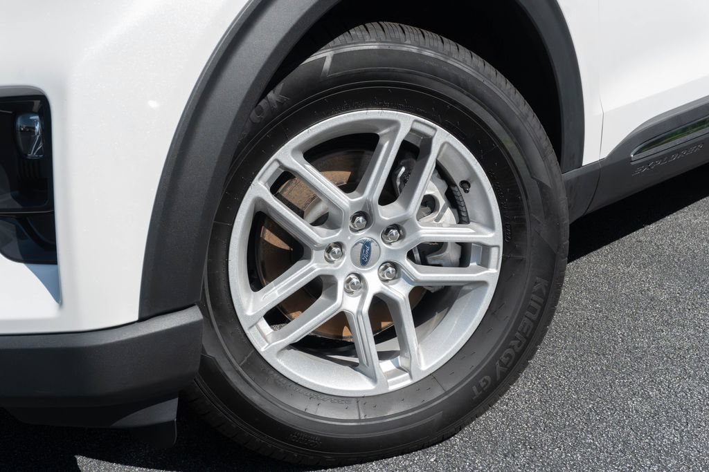 Used 2025 Ford Explorer Active w/ Active Comfort Package RWD video 2