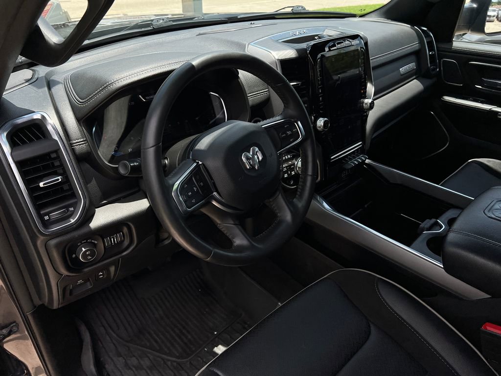 Used 2024 RAM 1500 Laramie AWD/4WD image 17