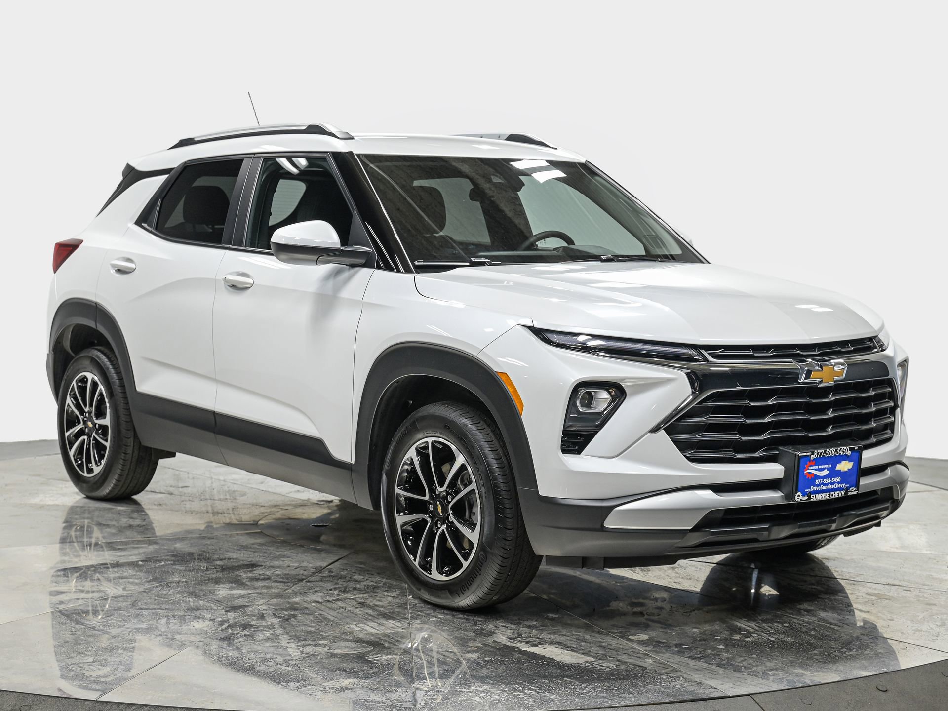 Used 2024 Chevrolet TrailBlazer LT w/ LT Cold Weather Package image 9