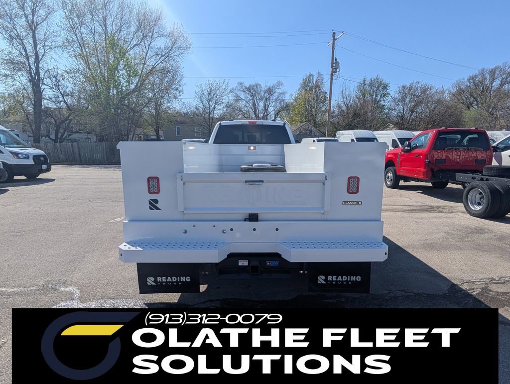 New 2026 Ford F550 4x4 Crew Cab image 5