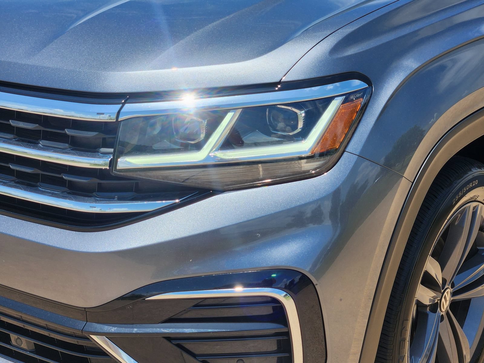 Used 2022 Volkswagen Atlas SEL R-Line AWD/4WD image 9