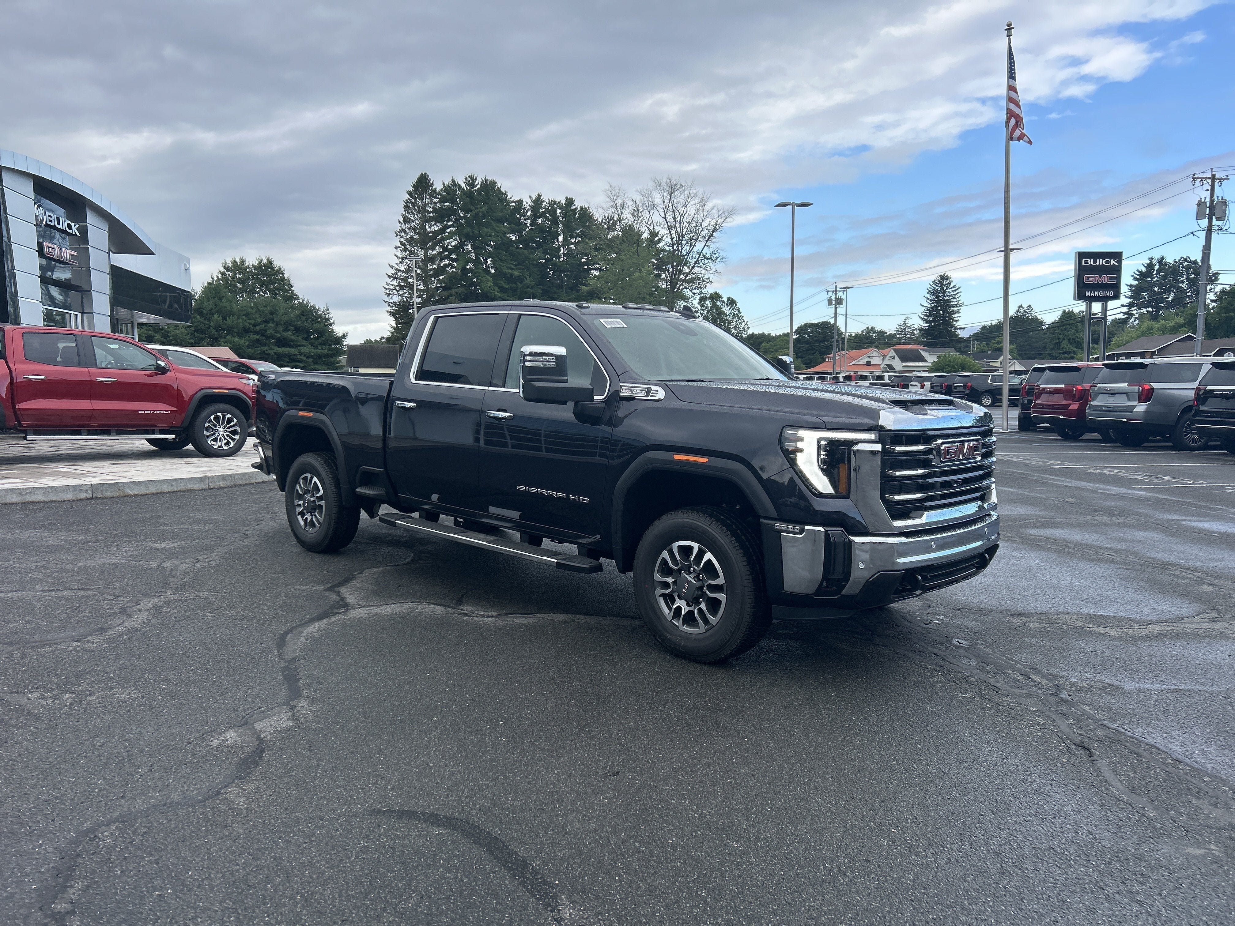 New 2026 GMC Sierra 2500 SLT w/ SLT Premium Package AWD/4WD image 17