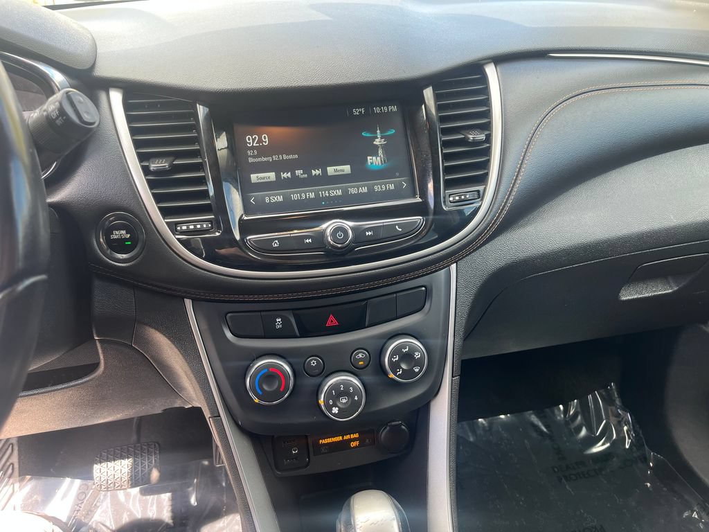Used 2017 Chevrolet Trax LT w/ LT Convenience Package AWD/4WD image 34
