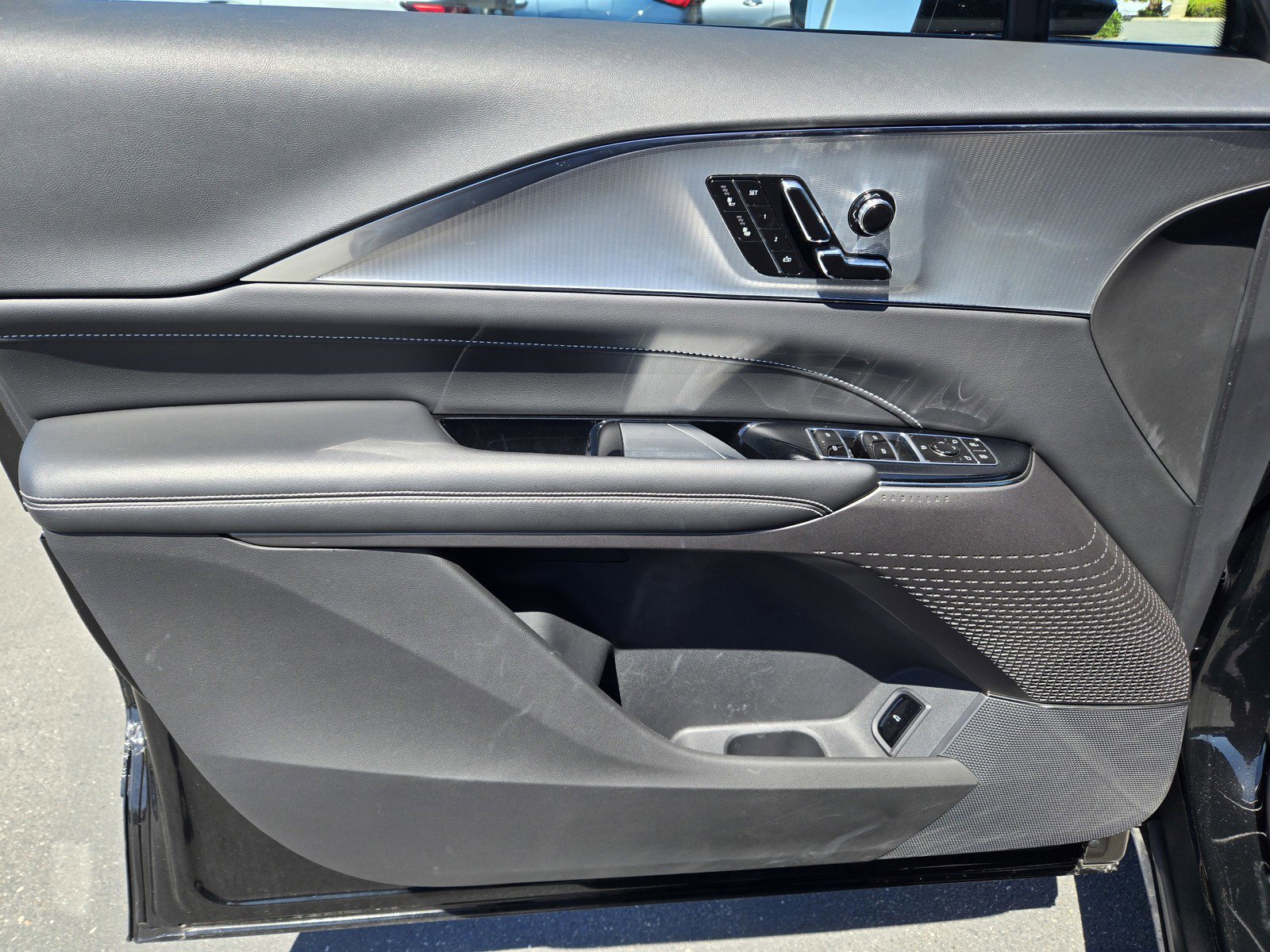Certified 2024 Cadillac Lyriq Tech w/ Driver Assist Package image 16