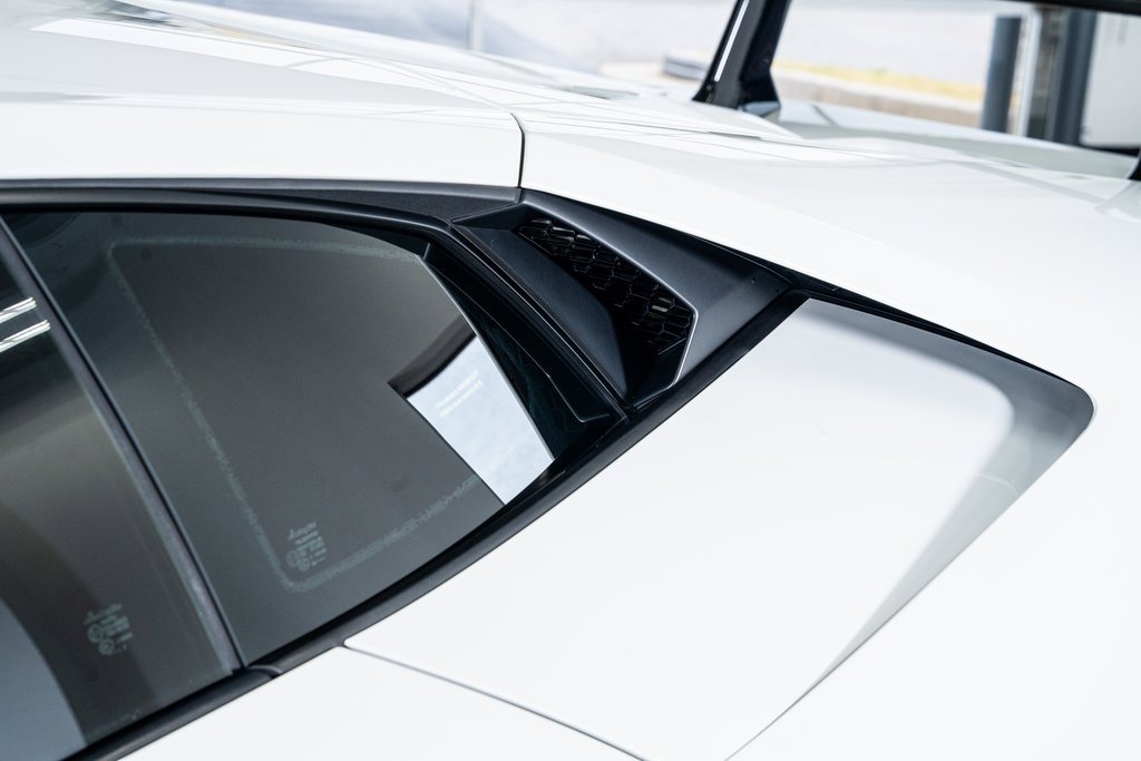 Used 2018 Lamborghini Huracan Performante image 24