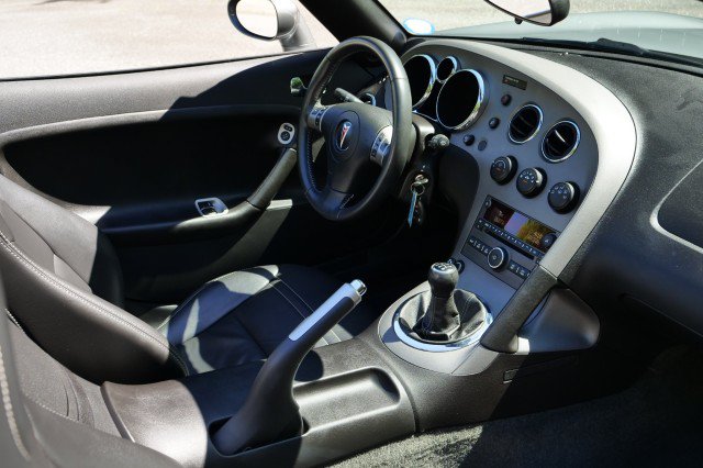 Used 2007 Pontiac Solstice Convertible w/ Premium Package RWD image 25