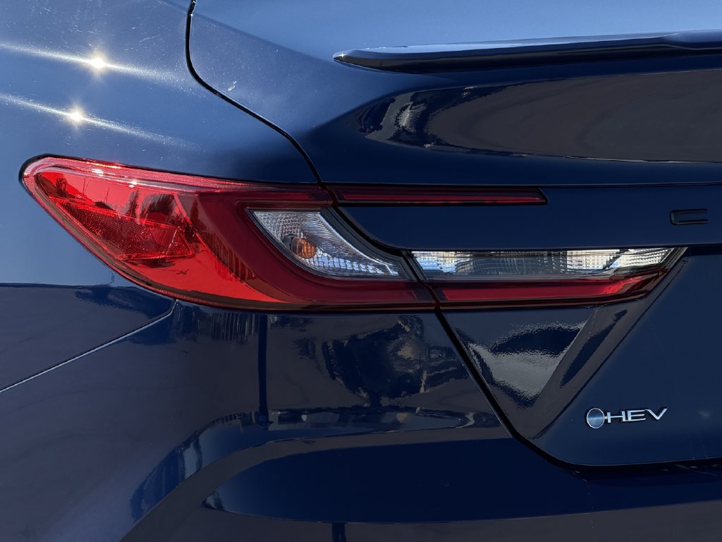 Used 2025 Toyota Camry SE FWD image 10