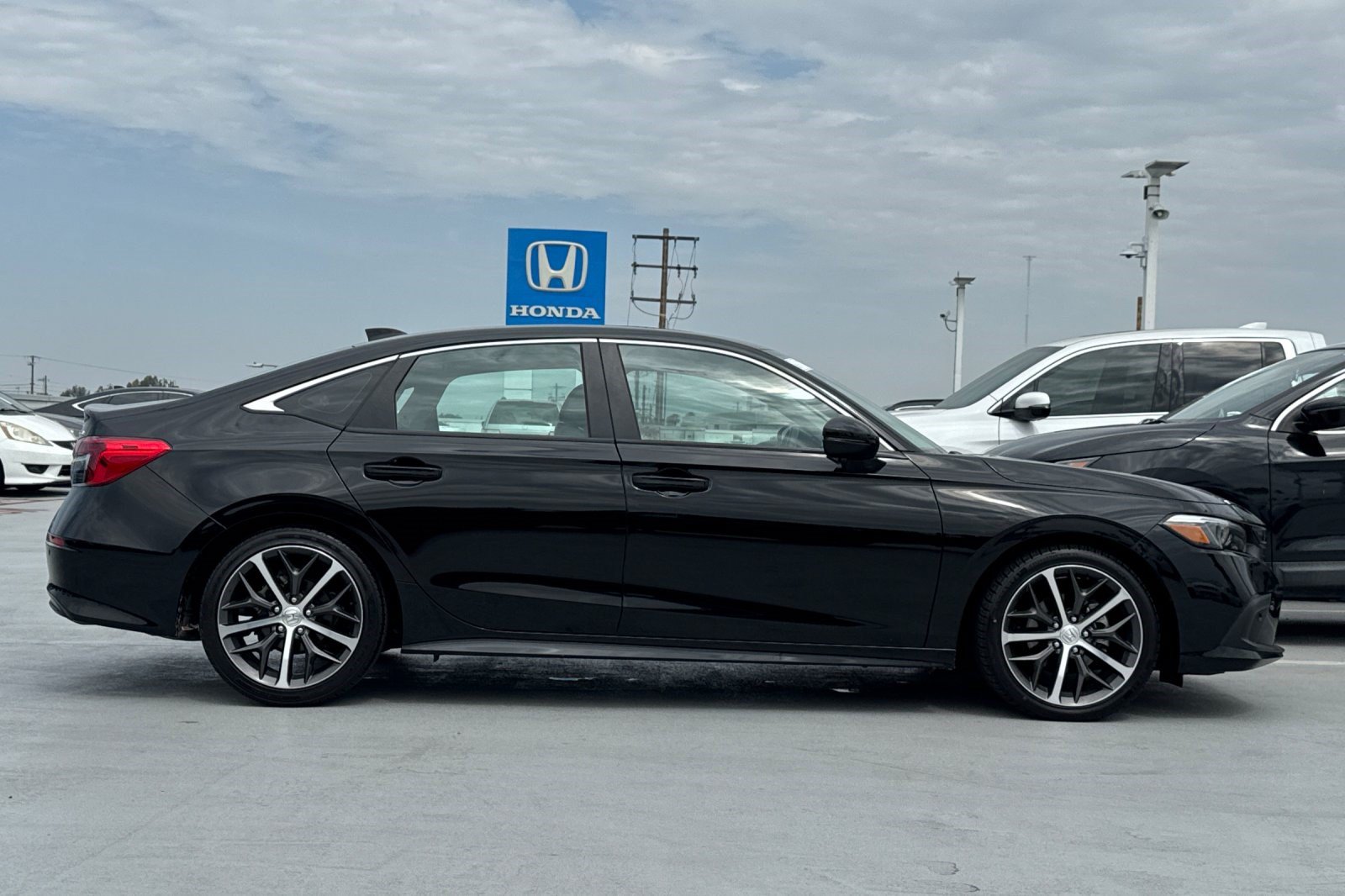 Used 2022 Honda Civic Touring image 7