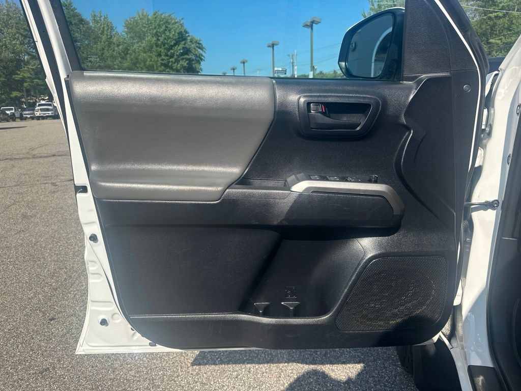 Used 2019 Toyota Tacoma SR5 AWD/4WD image 13