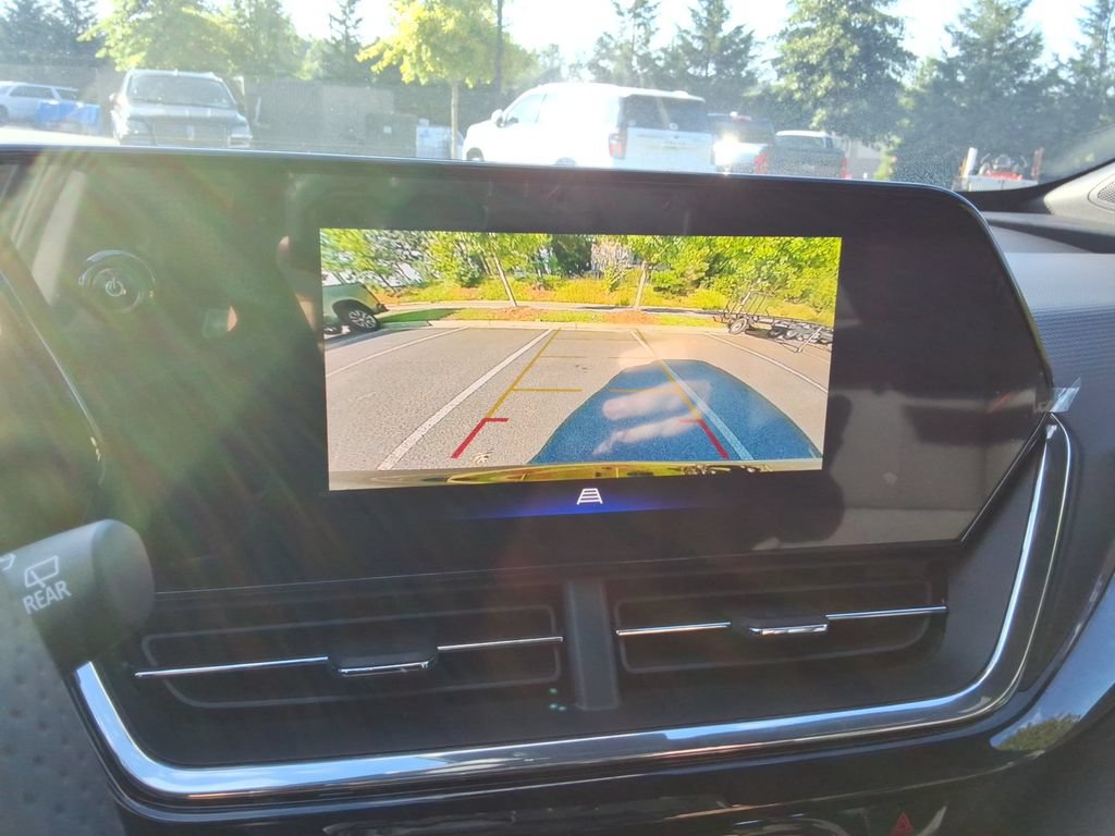 New 2026 Chevrolet Trax RS w/ Sunroof Package FWD image 29