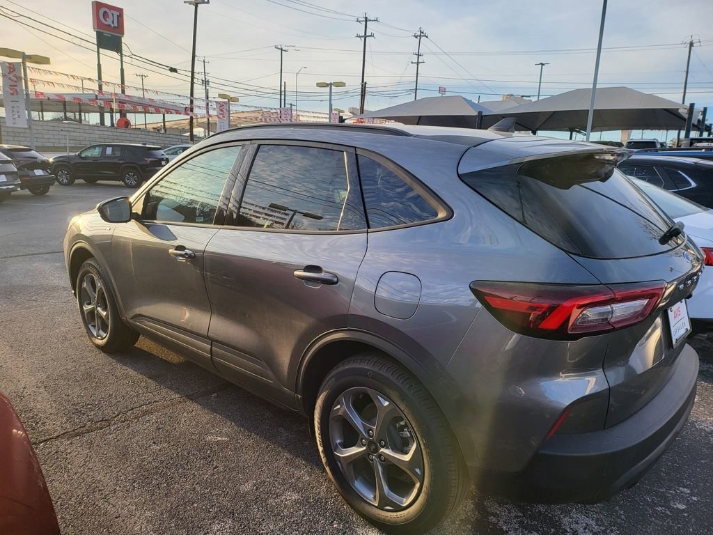 Used 2025 Ford Escape ST-Line image 12