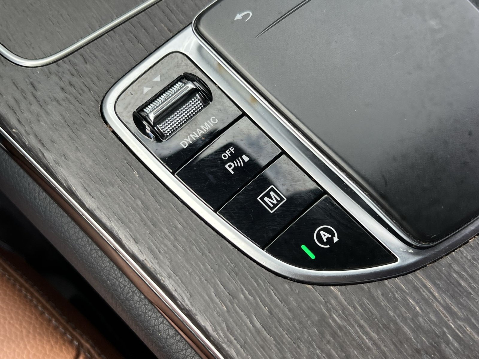 Used 2023 Mercedes-Benz GLC 300 4MATIC Coupe image 39