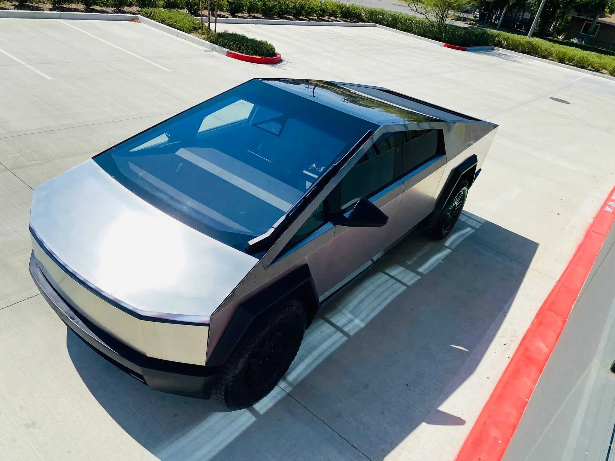 Used 2024 Tesla Cybertruck AWD Crew Cab image 24