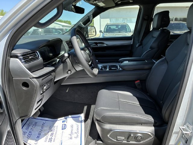 New 2026 Jeep Grand Wagoneer L Limited AWD/4WD image 11