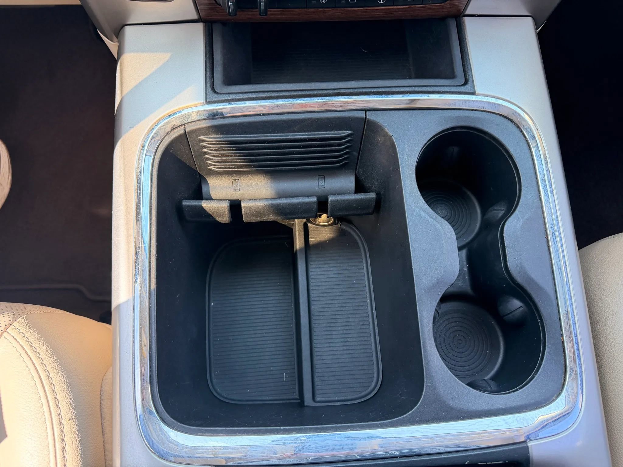 Used 2016 RAM 1500 Laramie w/ Convenience Group RWD image 21