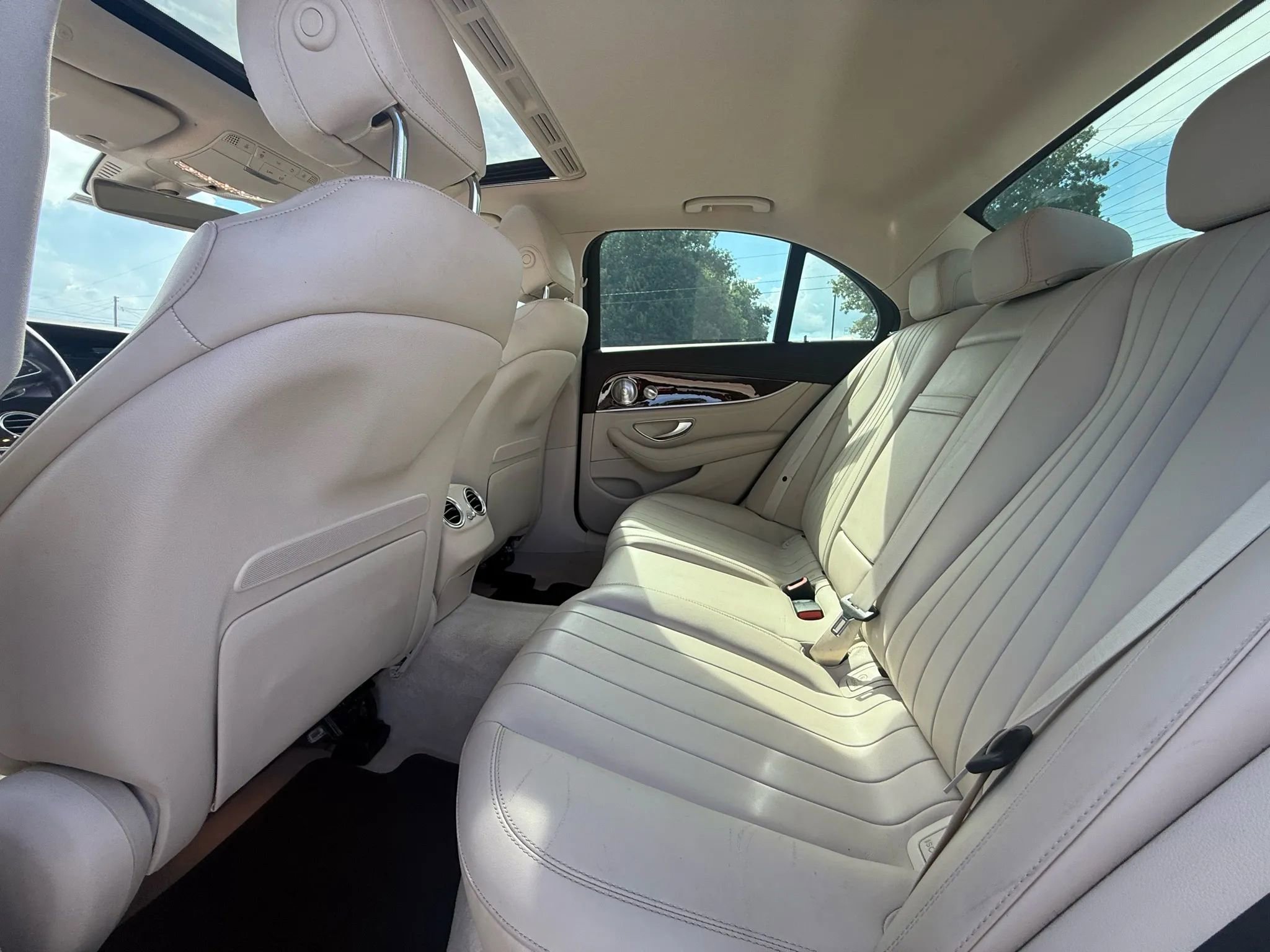 Used 2018 Mercedes-Benz E 300 image 12