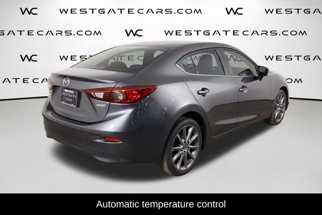 Used 2018 MAZDA MAZDA3 Touring image 4