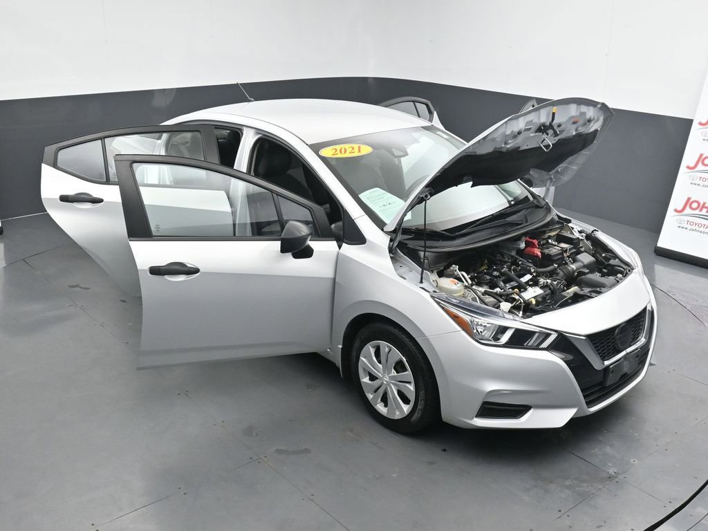 Used 2021 Nissan Versa S image 39