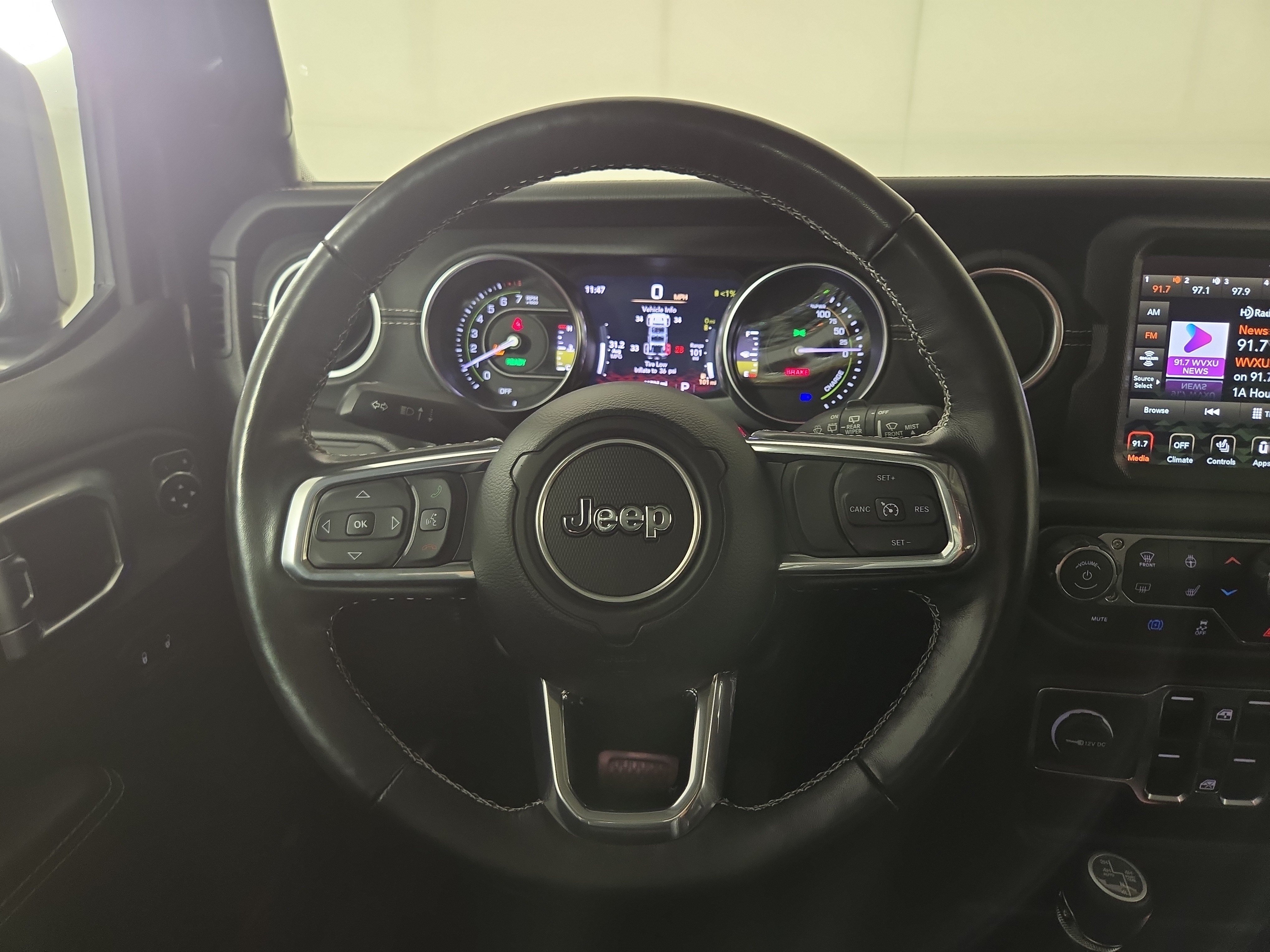 Certified 2022 Jeep Wrangler Unlimited Sahara w/ Cold Weather Group AWD/4WD image 15