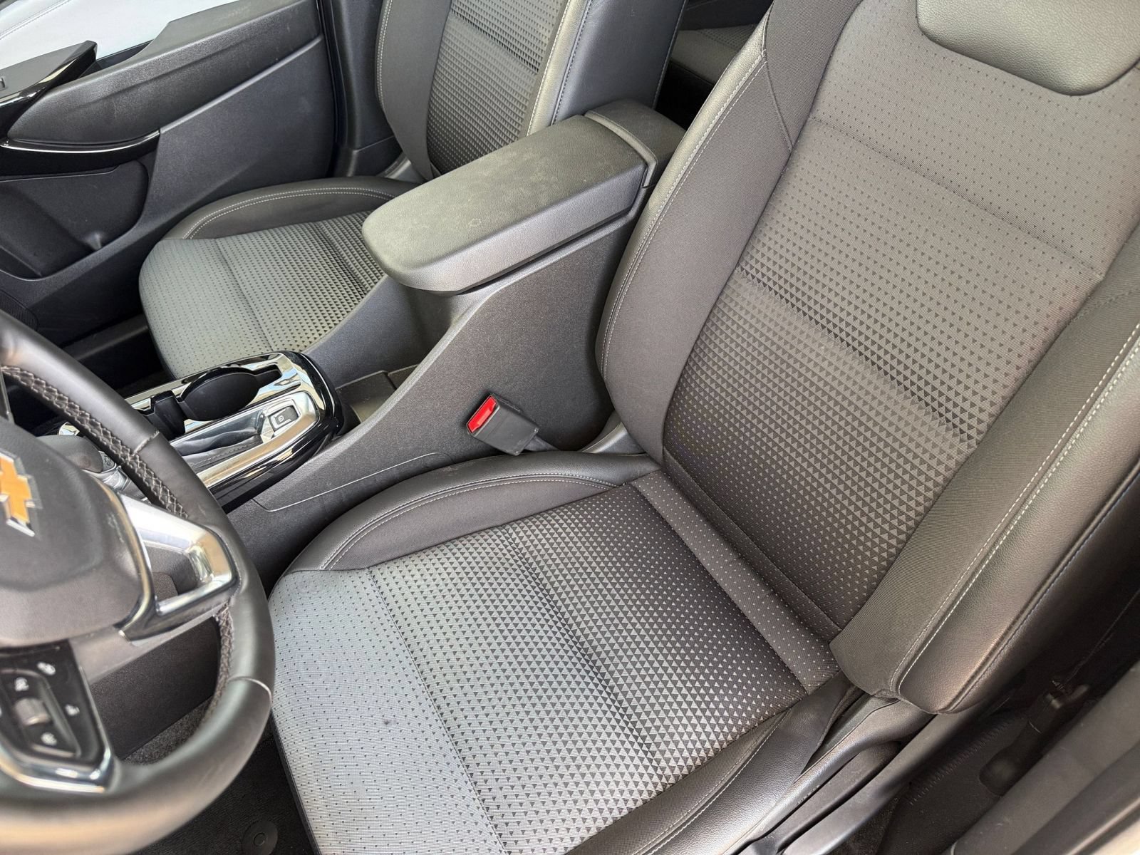 Used 2025 Chevrolet Trax LT w/ LT Convenience Package FWD image 36